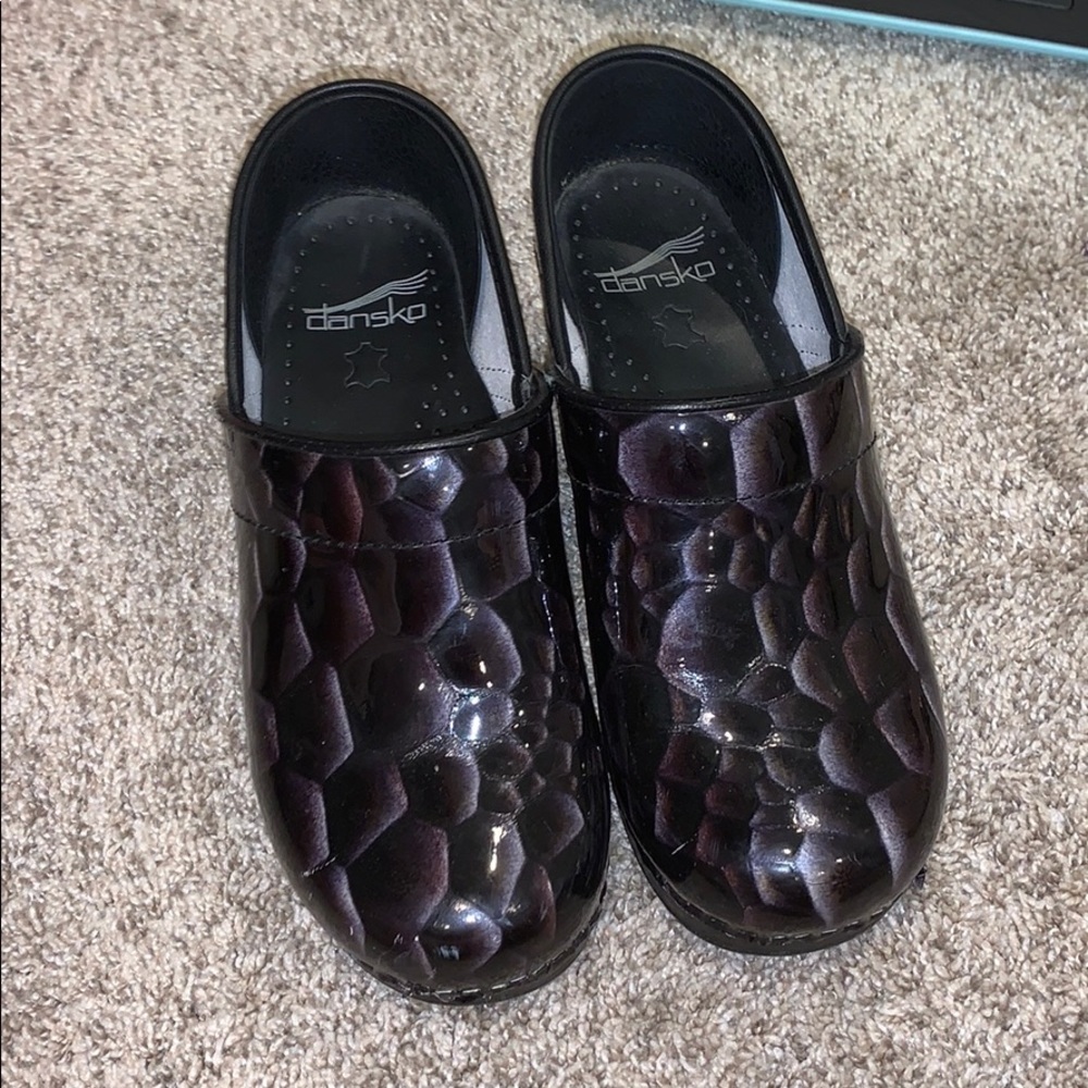 Women’s dansko clogs